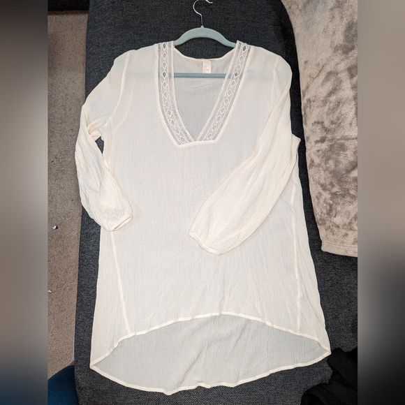 H&M Sheer Blouse - Size 8 - Picture 3 of 3
